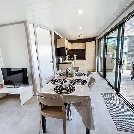 6 Pers. A Jullouville - Piscine Chauffee, Proche Et Commerces - Fr-1-361-541 * Saint-Pair-sur-Mer